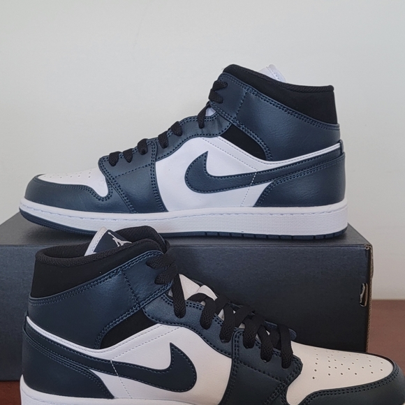 Nike Air Jordan 1 Mid Retro Armory Navy White 554724-411 Men size 11 - Picture 2 of 8